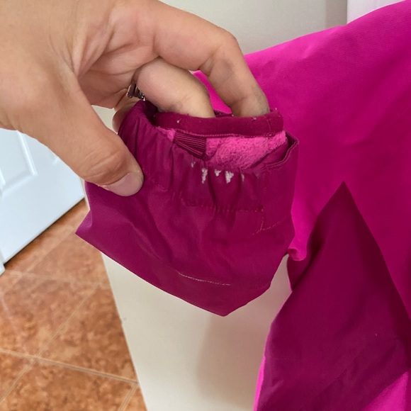 2T the north face jacket - Picture 4 of 6